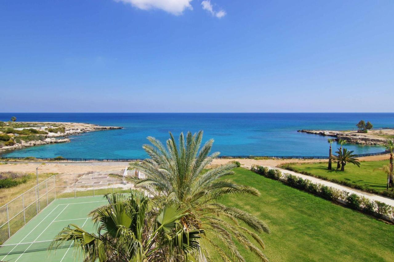 Lucile - Coralli Beachfront Apartment Paralimni Exterior foto