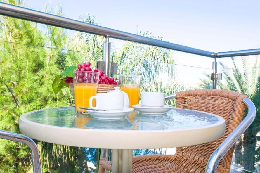 Lucile - Coralli Beachfront Apartment Paralimni Exterior foto